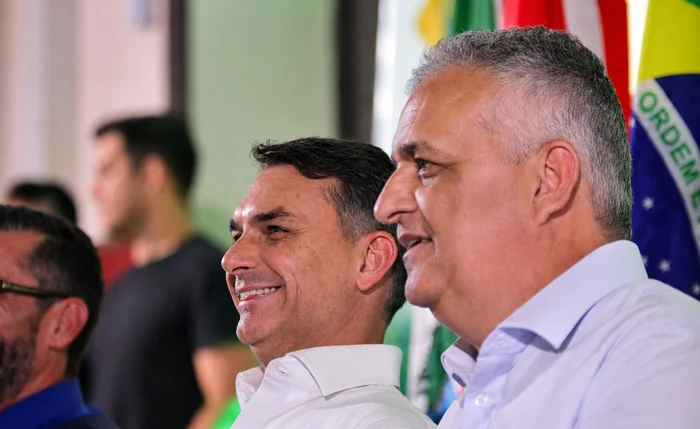 Flávio Bolsonaro e Alfredo Gaspar em Maceió