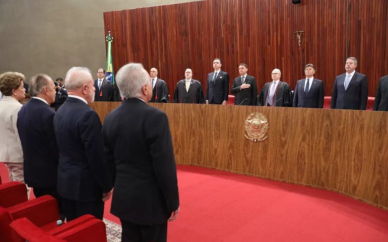 Alexandre de Moraes toma posse no TSE em cerimônia com Bolsonaro e Lula