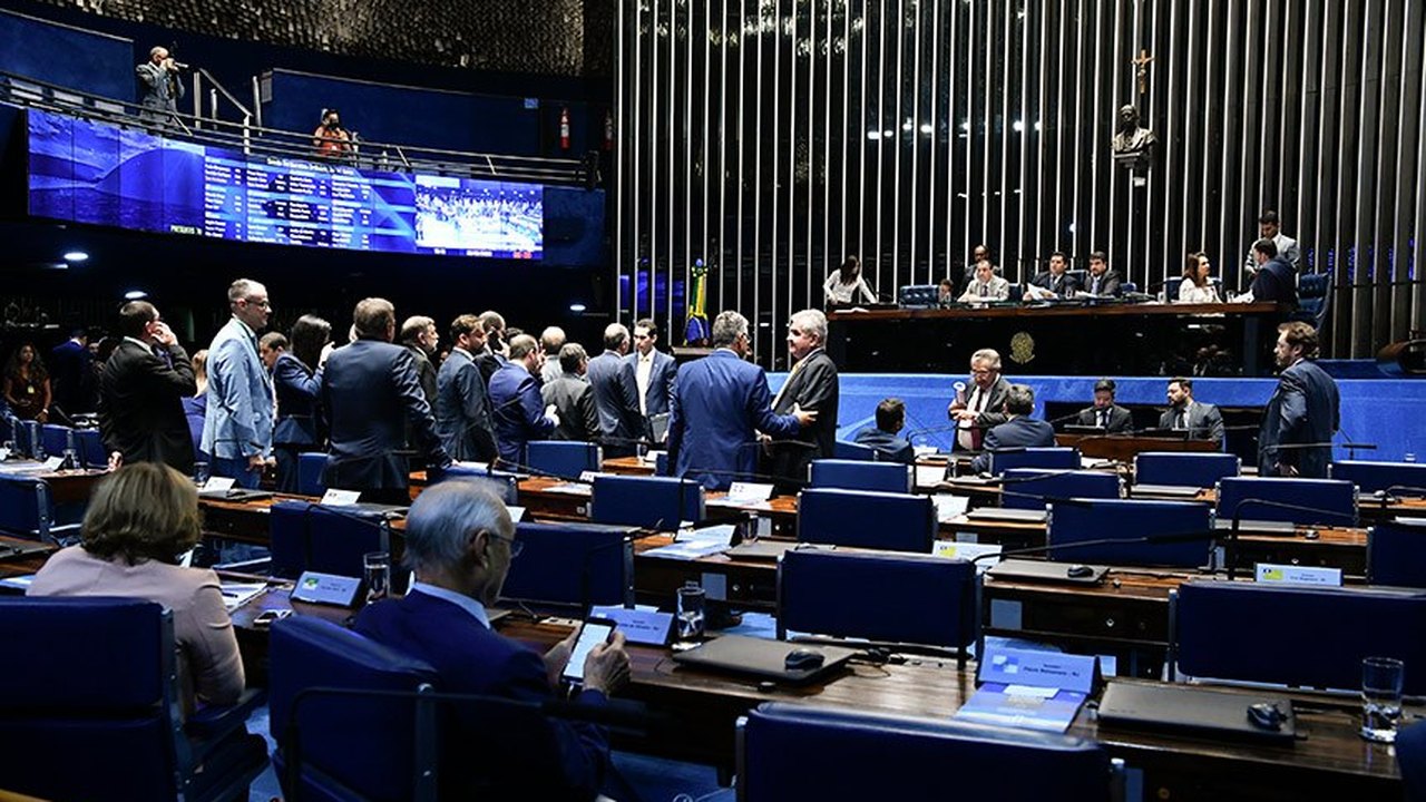 Congresso aprova regras, mas mantém falta de transparência no orçamento secreto