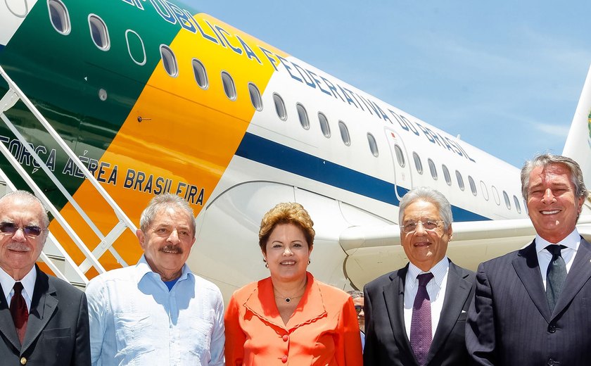 Collor, Lula, Sarney e FHC irão com Dilma para os funerais de Mandela