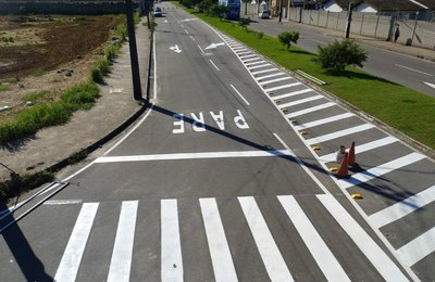 Avenida Manoel Valente de Lima recebe sinalização