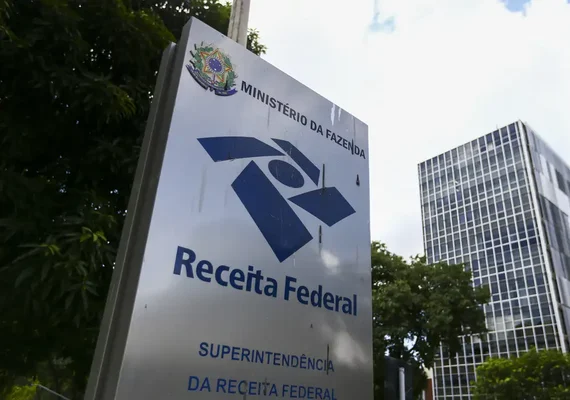 Arrecadação federal em outubro fecha com maior resultado em 30 anos