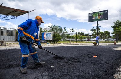 Operação tapa-buraco recuperou 110 ruas de 27 bairros em outubro