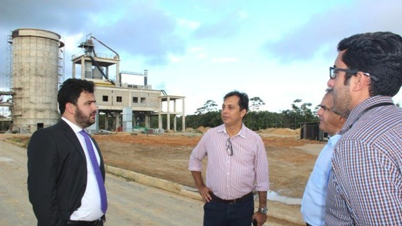 Diretores do IMA visitam fábrica em construção no polo industrial de Marechal Deodoro