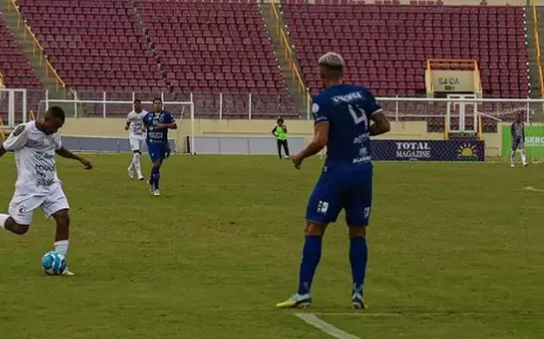 Falcon vence Cruzeiro por 4 a 1 em Aracaju e complica estrelado arapiraquense