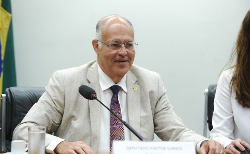 Comissão aprova projeto que prevê o atendimento de filhos em delegacia especializada da mulher