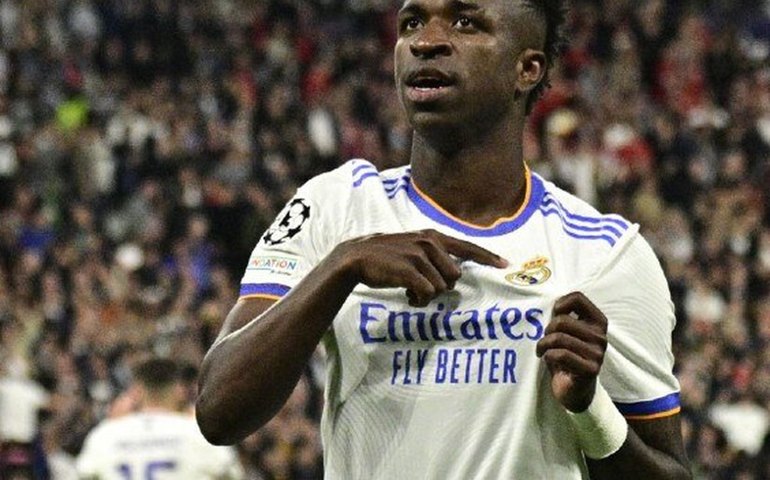 Ataque a Vini Jr. expõe intolerância à criatividade e ameaça futebol bailarino