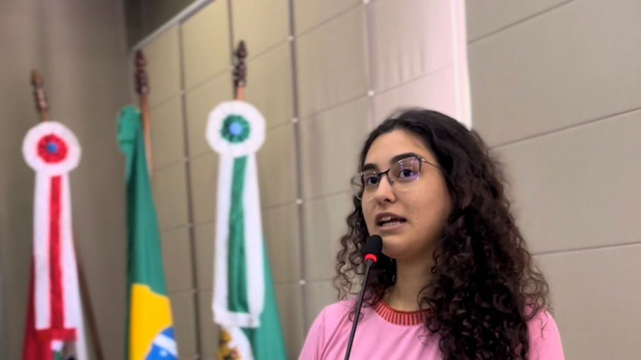Teca Nelma faz denúncia ao Ministério Público sobre manifestações antidemocráticas