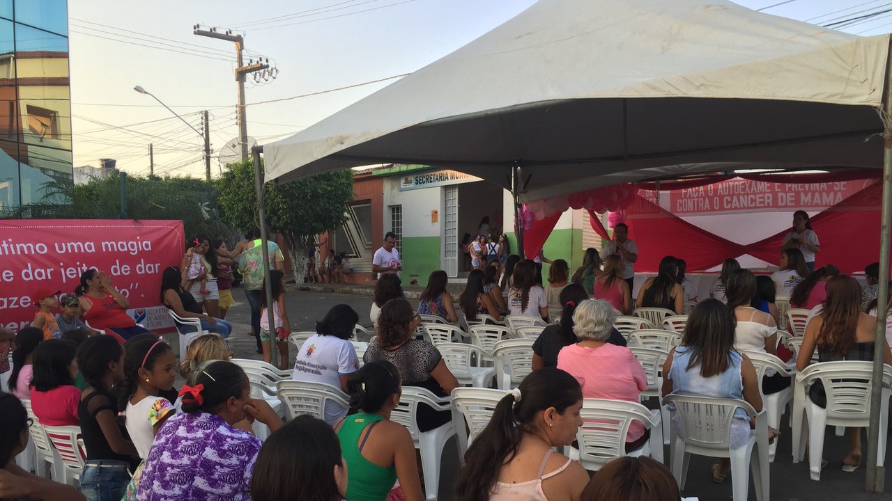 Mulheres participam da campanha Outubro Rosa em Feira Grande