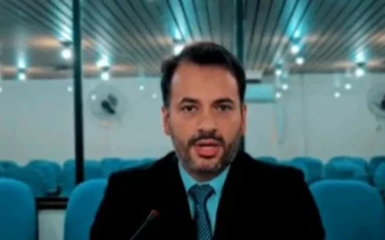 Helenildo Neto denuncia “crime previdenciário” e acusa Prefeitura de jogar rombo de Júlio César nas costas do servidor da ativa e aposentado