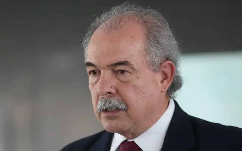 Cancelamento do visto de Messias (AGU) pelos EUA é agressão injustificada, diz Mercadante