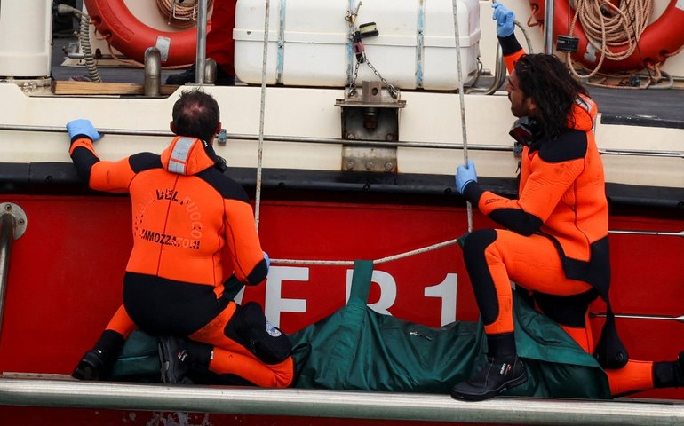 Corpo de filha de bilionário britânico é resgatado do iate que naufragou na Itália