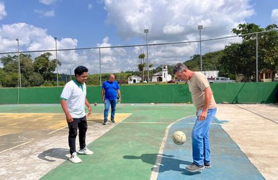 Prefeito de Branquinha anuncia recuperação de uma nova quadra de esportes