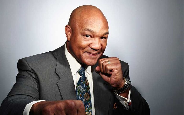 Falece George Foreman, lenda do boxe, aos 76 anos