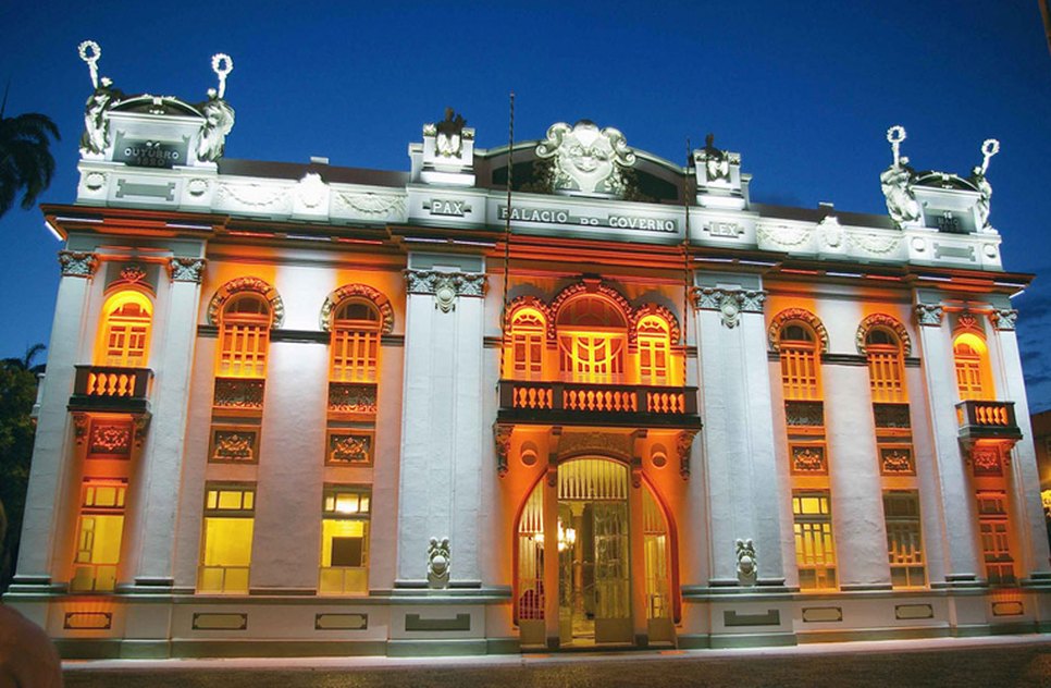 Palácio Museu Olímpio Campos promove exposição com obras de arte em Aracaju