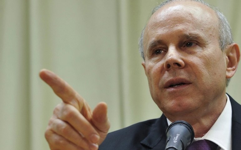 Mantega deixa equipe de transição de Lula e acusa adversários de querer tumultuar