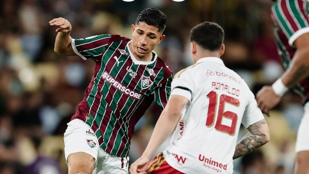 Fluminense vira sobre o Inter no último lance e quebra jejum no Brasileiro