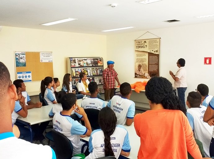 Círculo de Leitura envolve em atividades alunos do Senai no Poço
