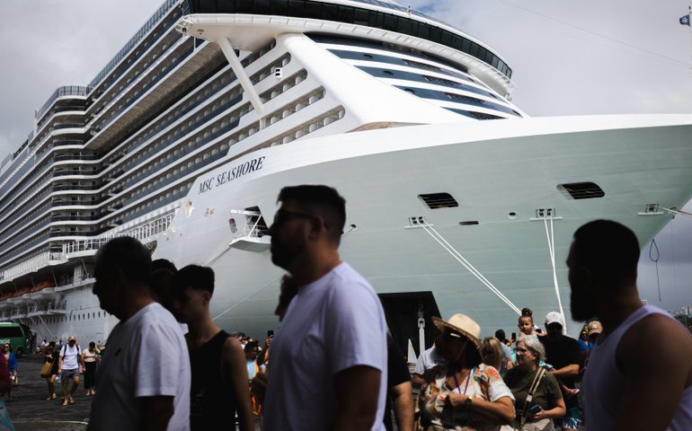 Temporada de Cruzeiros: Super navio atraca em Maceió com mais de sete mil passageiros