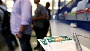 Mega-Sena pode pagar prêmio de R$ 50 milhões neste sábado / Foto: Foto: Marcelo Camargo/Agência Brasil