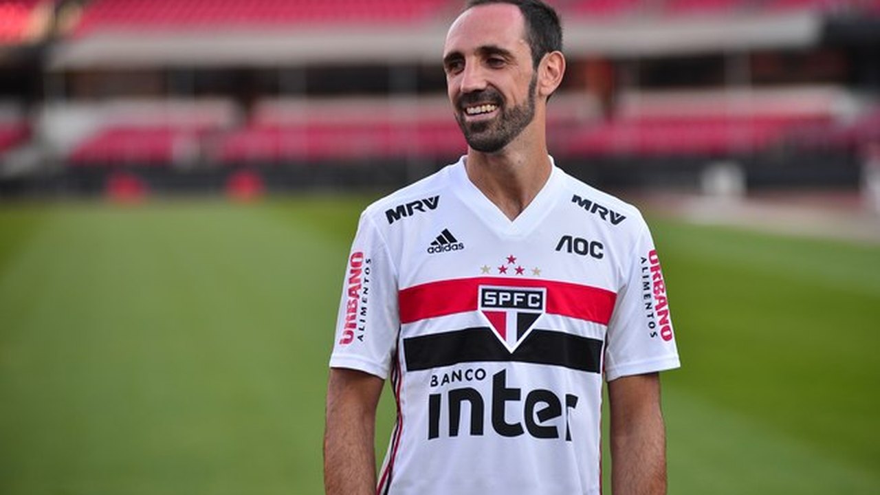 São Paulo decide não renovar o contrato do lateral espanhol Juanfran