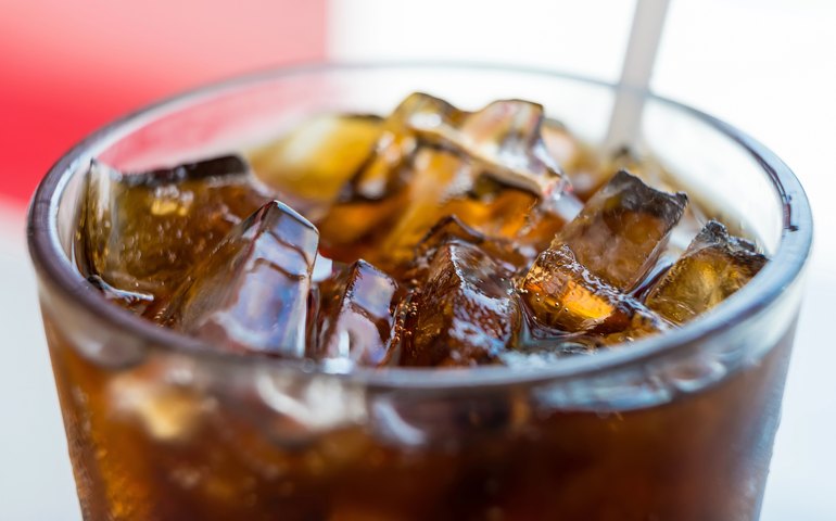 Câmara mantém imposto seletivo sobre refrigerantes sem teto de alíquota