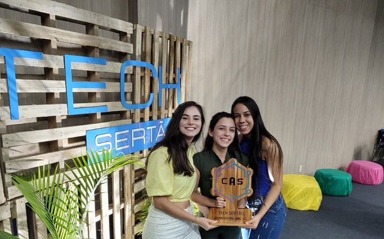 Estudantes da Ufal colaboram no desenvolvimento de aplicativo para corrigir postura corporal