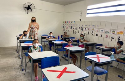 Estudantes fazem avaliação para medir aprendizado em Língua Portuguesa e Matemática