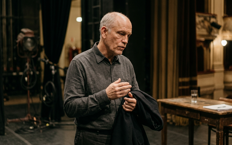 John Malkovich: 'O fracasso é o meu companheiro e a minha inspiração mais constante'