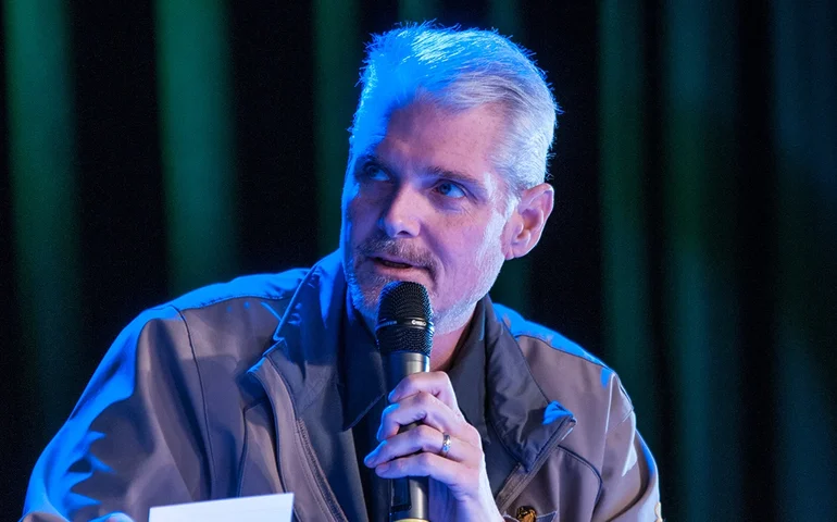 Morre Tom Kane, dublador de 'Star Wars' e 'Meninas Superpoderosas', aos 64 anos
