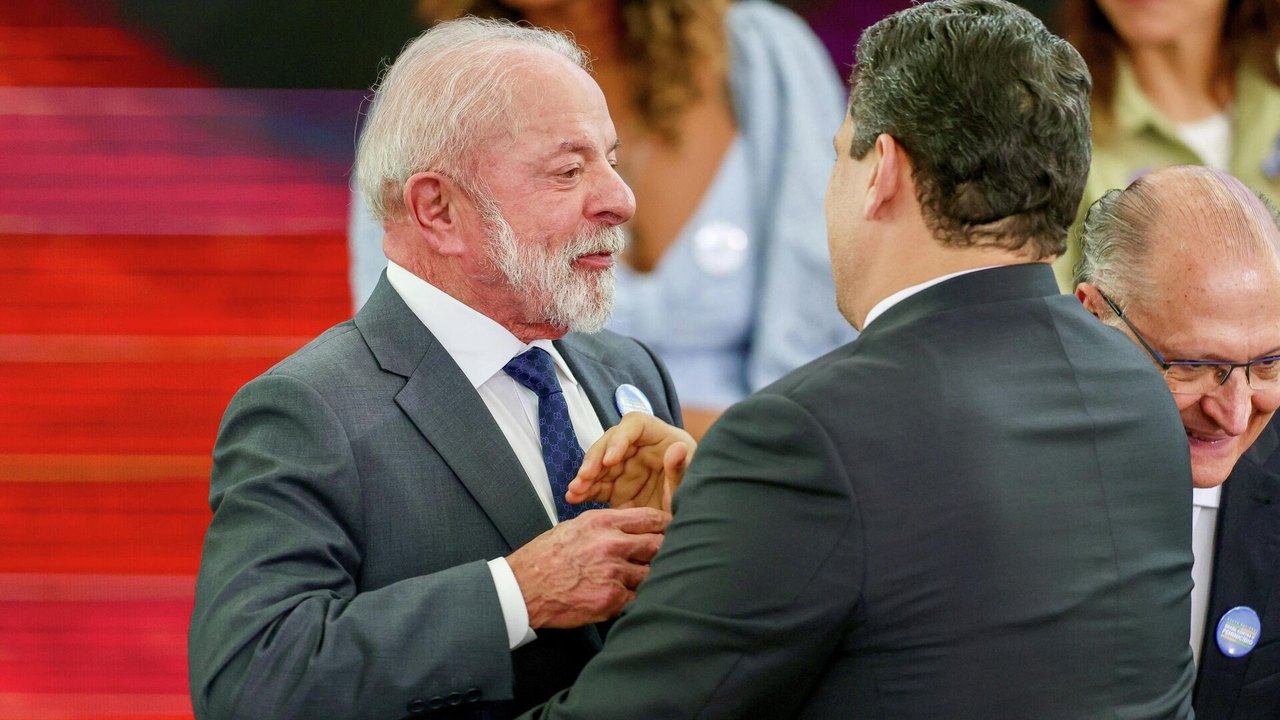 Lula recebe Alcolumbre no Palácio da Alvorada nesta sexta-feira
