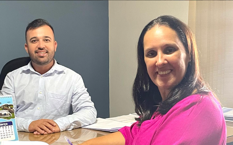 Prefeitura de Santana do Ipanema realiza passeio em Maceió enquanto salários permanecem defasados