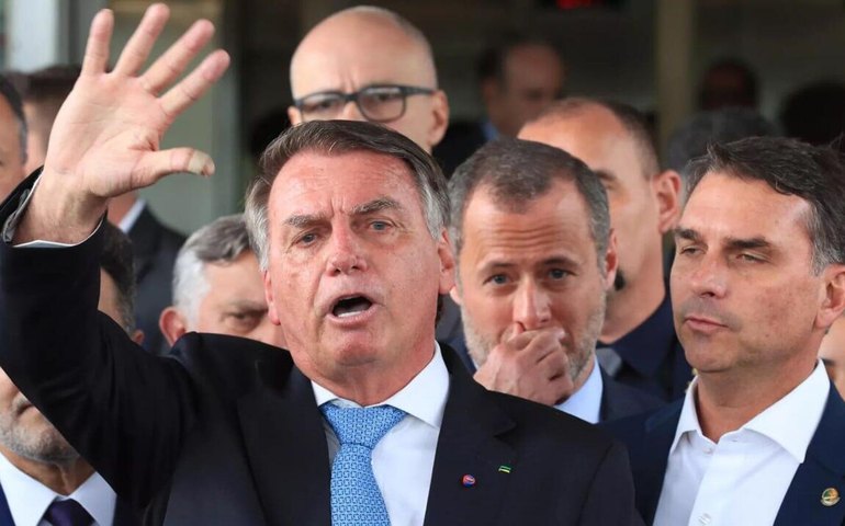 Contradições no discurso podem afastar base do centrão fiel ao bolsonarismo?