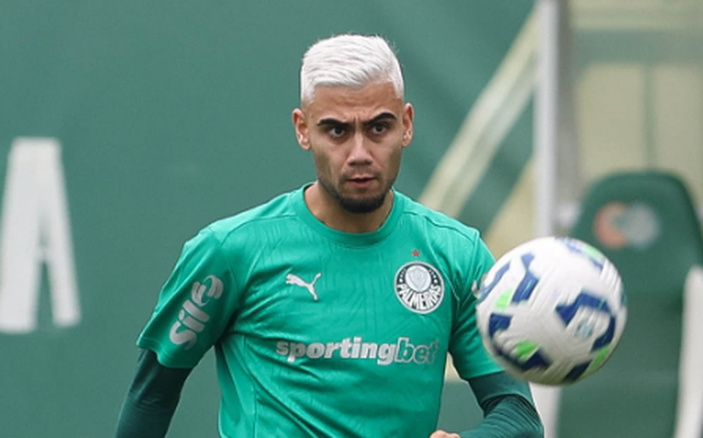 Andreas Pereira reencontra Flamengo pelo Palmeiras após falha histórica e juras de amor não correspondidas