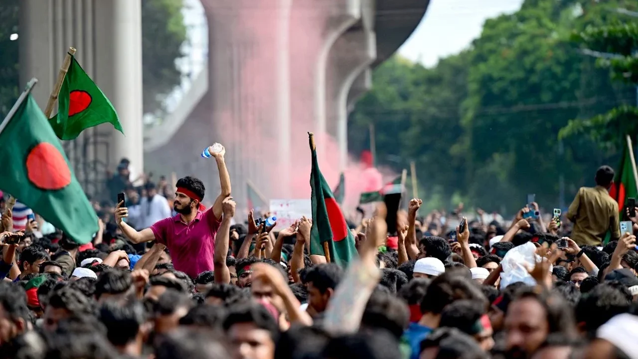 Apoiado por manifestantes, Nobel da Paz vai liderar governo interino em Bangladesh