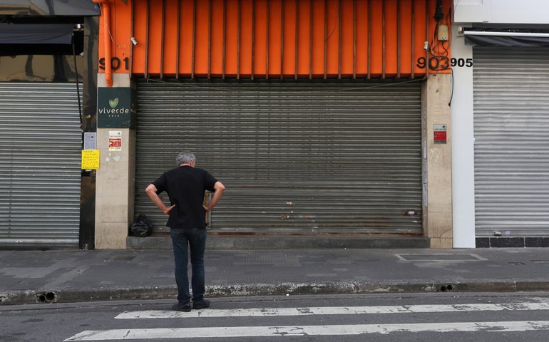 Confiança do empresário do comércio tem em abril o 5º recuo consecutivo, diz CNC