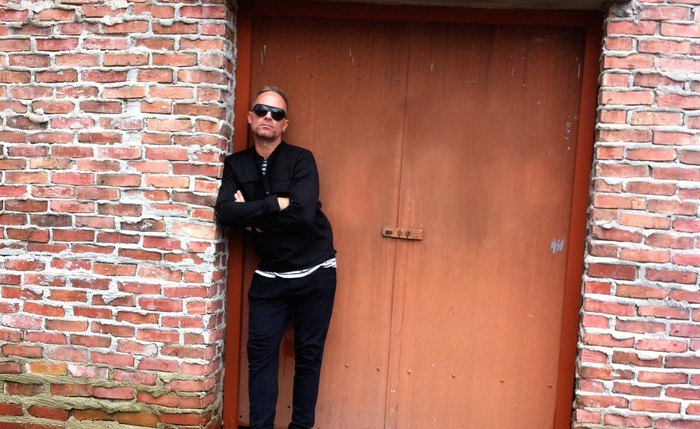Fê Lemos, baterista da banda capital inicial, lança livro de crônicas em Alagoas Fê Lemos, baterista da banda capital inicial, lança livro de crônicas em Alagoas