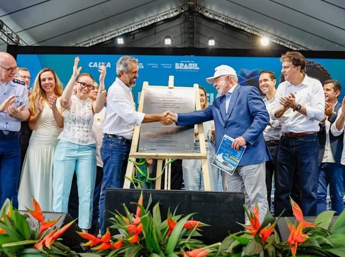 “Investir na educação é sagrado”, diz Lula ao celebrar 2 anos do Pé-de-Meia e inaugurar alojamento do ITA Ceará