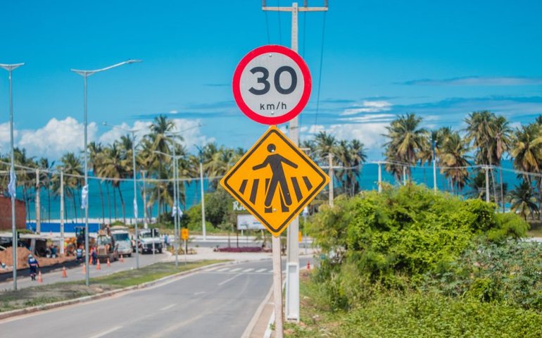 Sinalizações garantem segurança viária na Rota do Mar