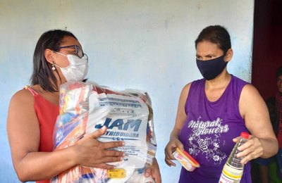 300 famílias são beneficiadas com entrega de cestas em Anadia
