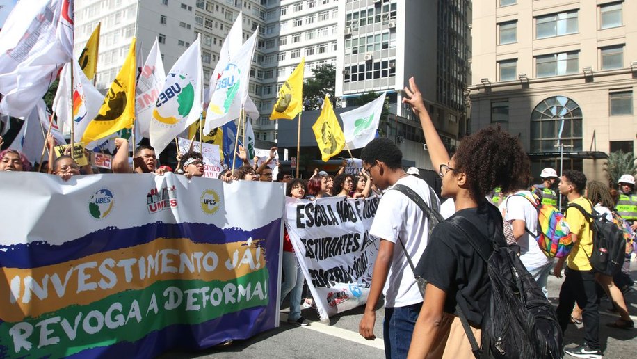 Grêmios estudantil está presente em uma a cada dez escolas públicas