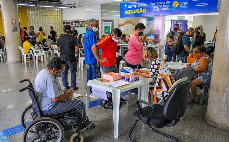 Comissão avalia ações do governo para pessoas com deficiência