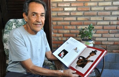 Morre o cartunista e artista plástico alagoano Hércules Mendes