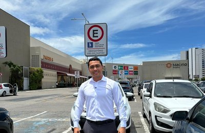 Vereador David do Emprego propõe criação de vagas exclusivas para gestantes em estacionamentos de Maceió