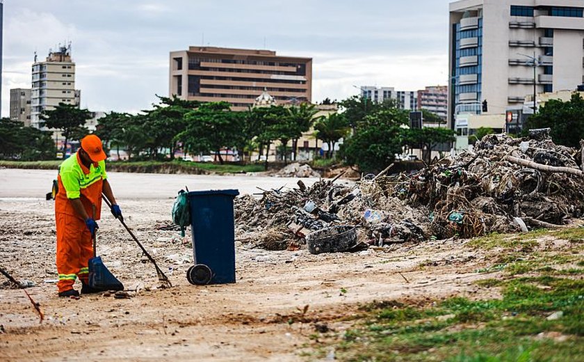 Maceió: 122 toneladas de lixo são retiradas na foz do Salgadinho após chuvas