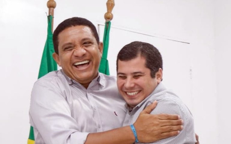 Prefeito de Palmeira dos Índios exonera cargos indicados pelo presidente da Câmara Roninha Raimundo, irmão de Gervásio Neto
