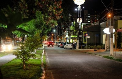 Obras de esgotamento sanitário alteram trânsito na antiga Amélia Rosa