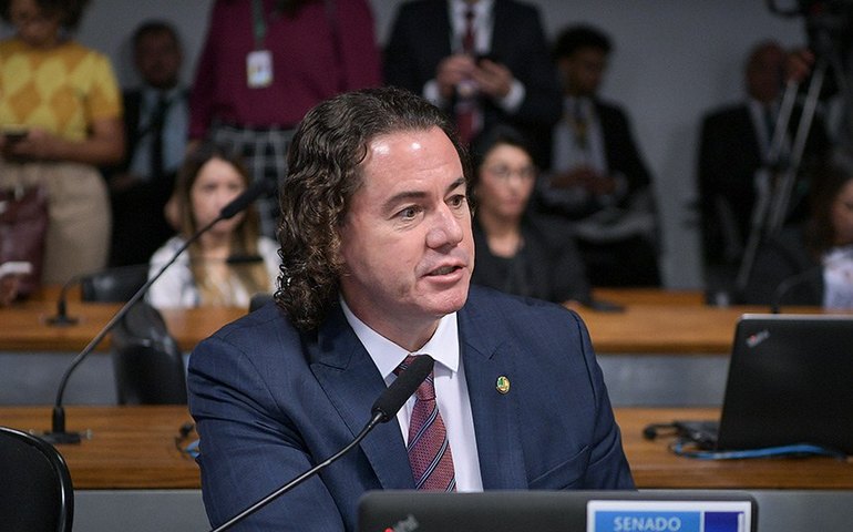 Veneziano destaca investimentos na Universidade de Campina Grande