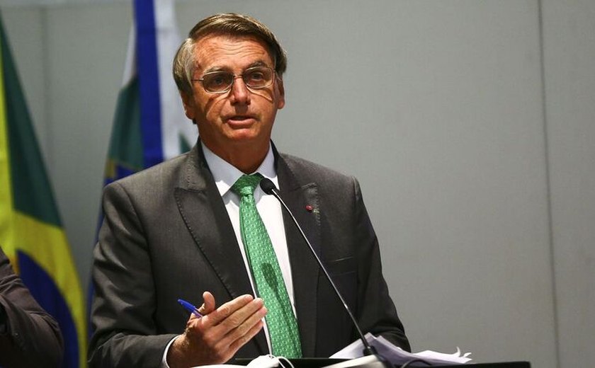 Bolsonaro anuncia veto de R$ 2,8 bi do Orçamento