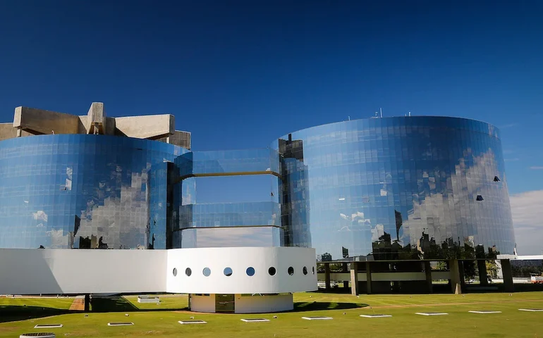 Parecer da PGR favorável à prisão de Bolsonaro foi emitido à 1h25 da madrugada de sábado